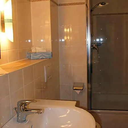 Hotell Lönskrug 3*