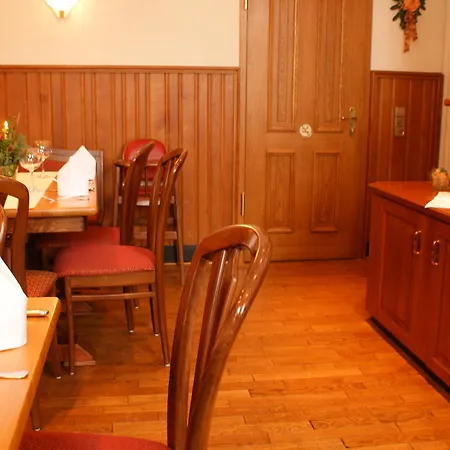 호텔 Loenskrug Hellental